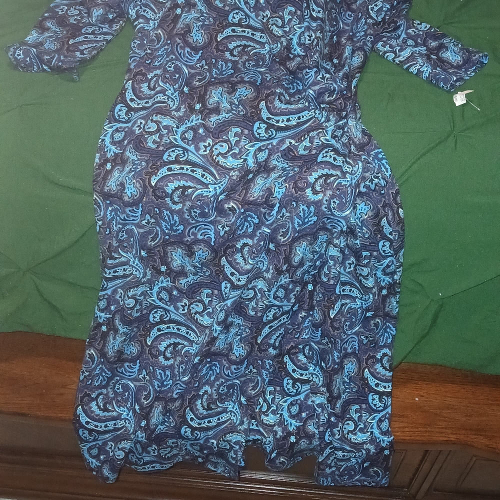 Dress - Picture 3 of 3